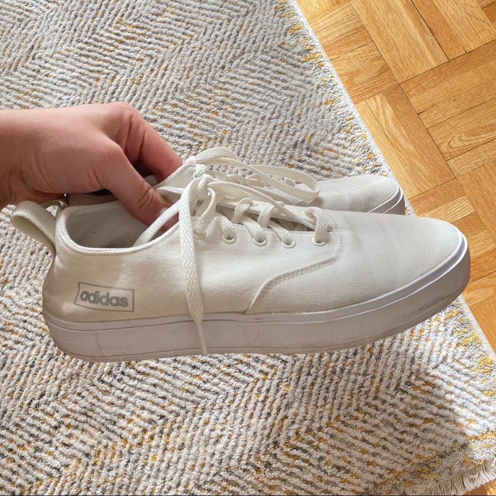 👟 Adidas sneaker